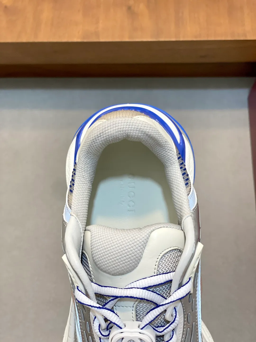 Men's Men's Shoes 💰900 Gucci Gucci 2.0 Sports Shoes Couple's Style Retro Casual Shoes Running Shoes Original Purchase, Development, Production Gucci 2.0 Sports Shoes reinterpret the brand's iconic striped webbing elements. This sneaker reinterprets the iconic details. It uses EVA thick soles and a smart silhouette to bring a stable and comfortable wearing experience. Exquisite packaging at the delivery counter. Fabric: original imported cowhide + technical fabrics. Lining: original imported breathable mesh. Sole: original molded ultra-light foam rubber. Bottom thickness: 4CM. Size: 39-44 (customized for 38, 45, 56)